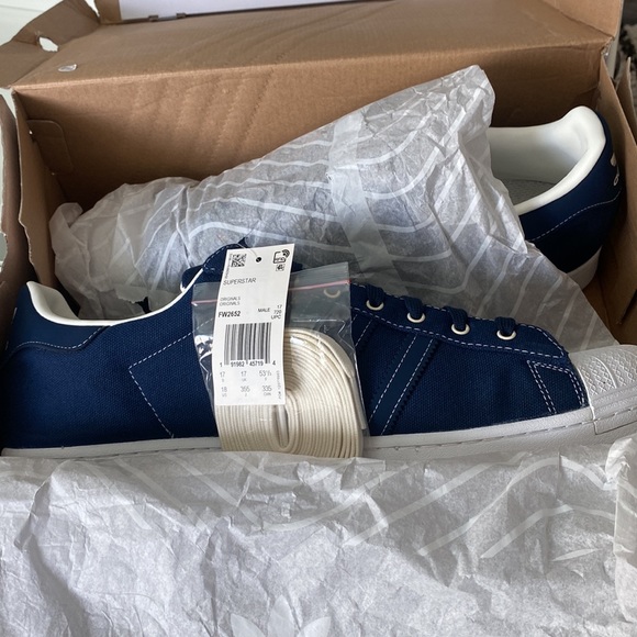 Adidas Originals Men's Superstar Sneaker - Size 18 - Picture 5 of 6